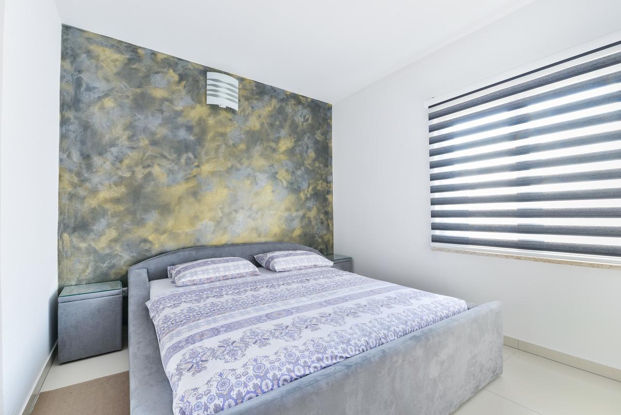 Apartments Mavracic Vir Kültér fotó